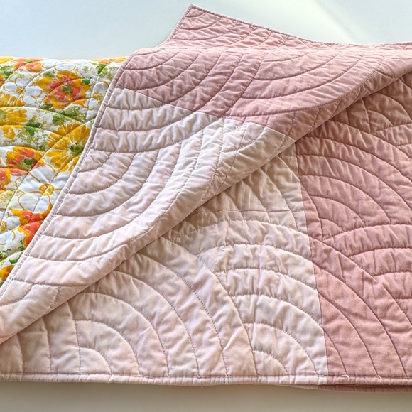 Vintage 1970s quilted comforter, orange yellow green flowers, handmade, twin - Picture 7 of 8